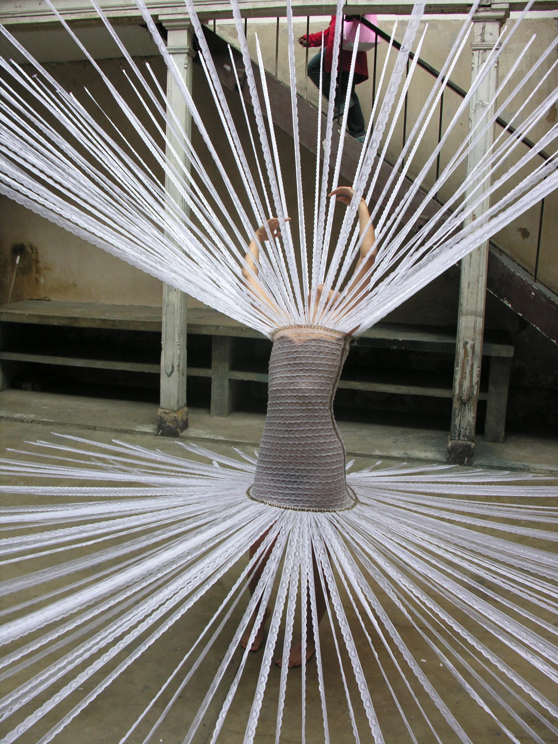 Instalación «Gracia encadenada» de Giovanna Mosquera, fotografía 6